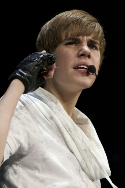 Justin Bieber paga 750$ por cada corte de pelo