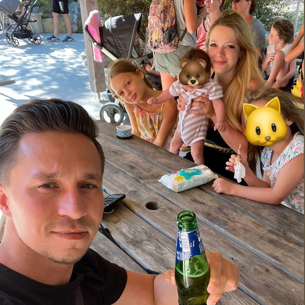 Anne Wünsche teilt erstes Familienpic mit den Kids und Karim