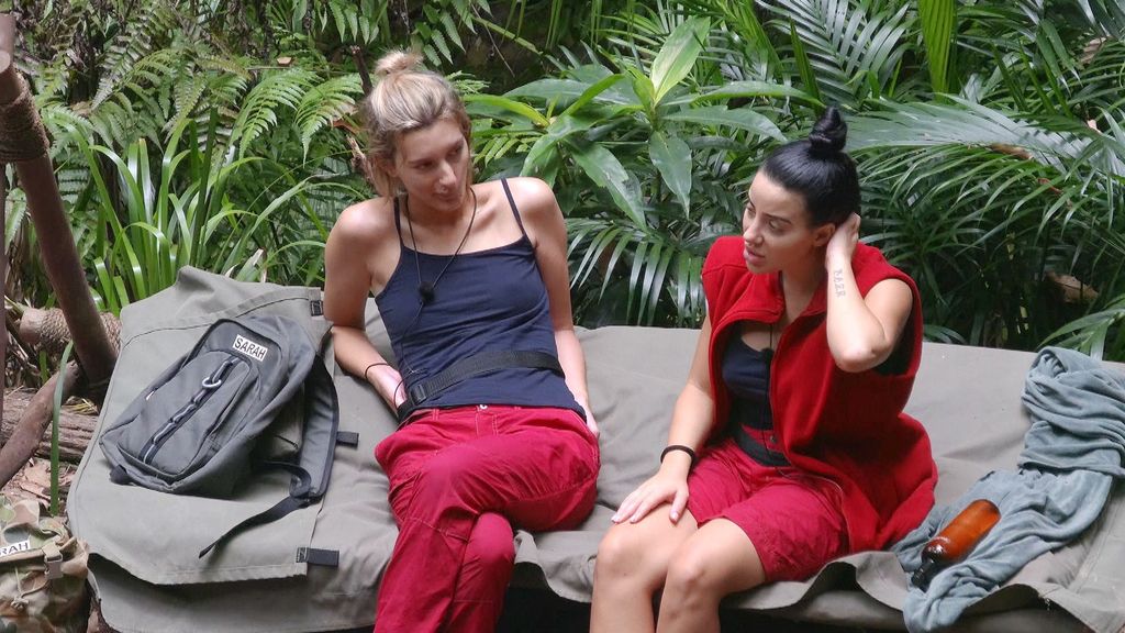 Kattalar porno squirting yaqin Bir qizning minatka qilayotgan chiroyli fotosuratlari