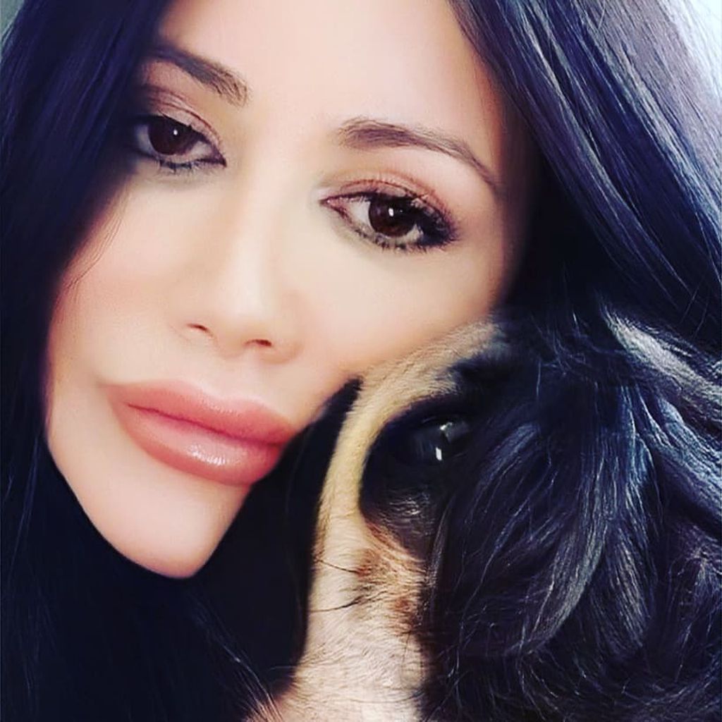 Botox vor dem Nackt-Flirten: Djamila Rowe beim Beauty-Doc!