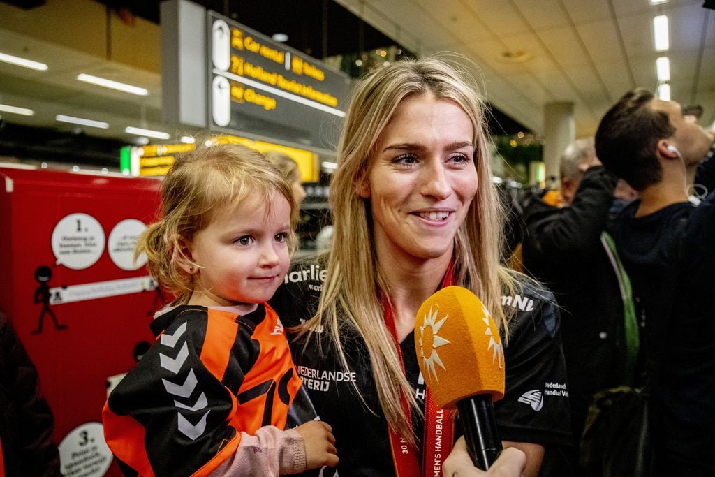 S&uuml;&szlig;! Hier feiert Estavana mit Tochter Jesslynn den WM-Titel