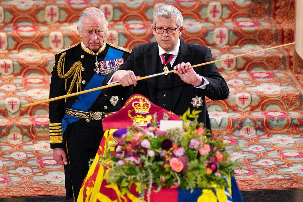 Warum zerbrach der Lord Chamberlain am Queen-Sarg den Stab?