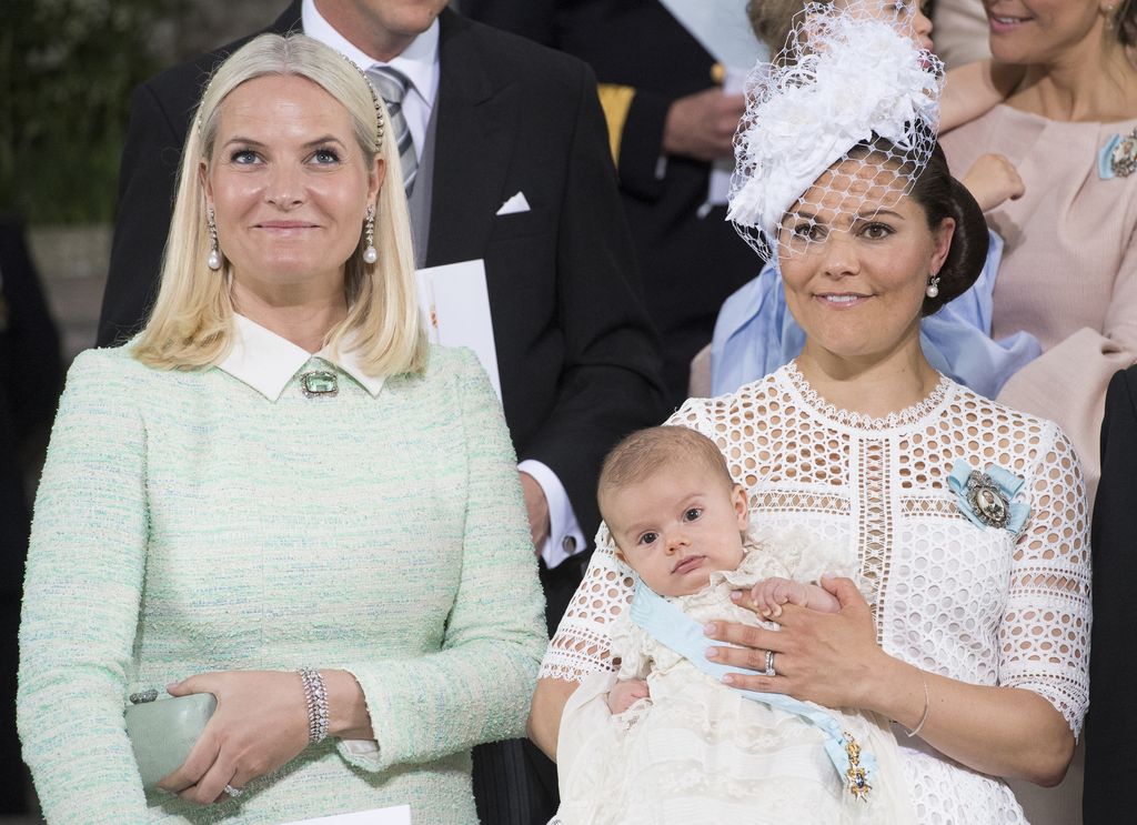 Kronprinzessin Mette-Marit, Prinzessin Victoria und Prinz Oscar im Mai 2016