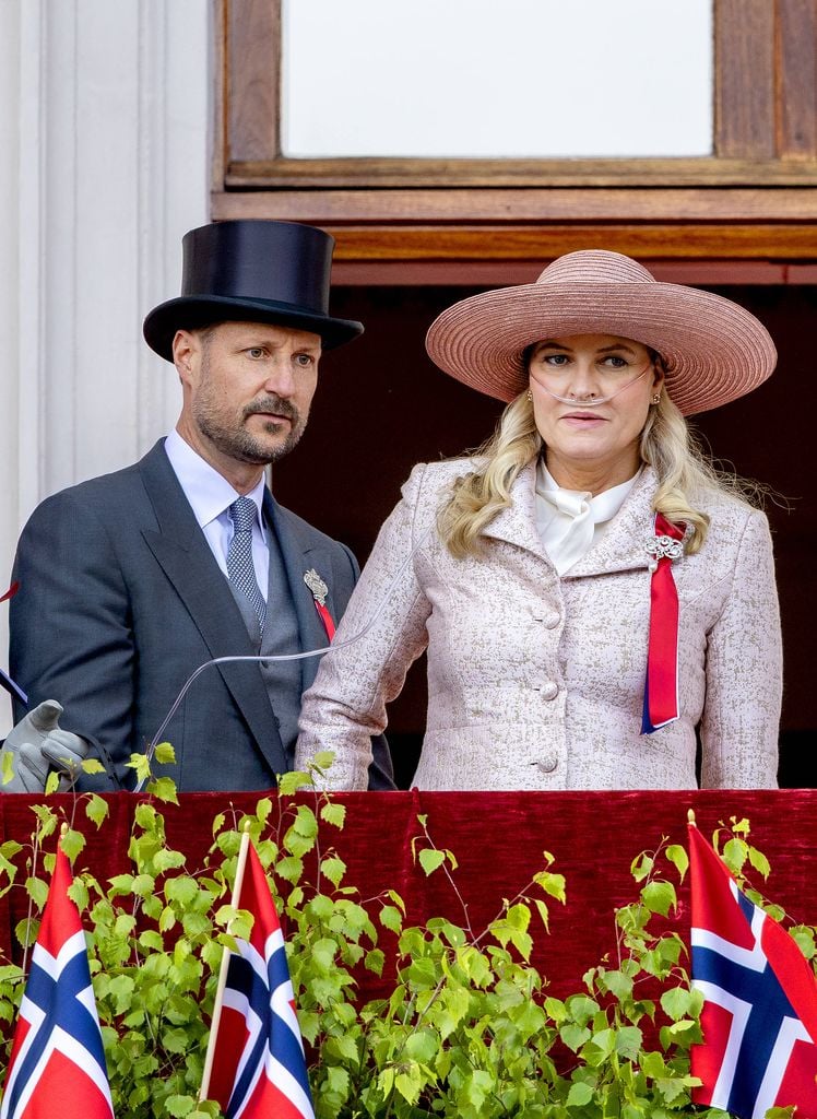 Kronprinzessin Mette-Marit und Kronprinz Haakon feiern den Nationalfeiertag am Königspalast in Oslo