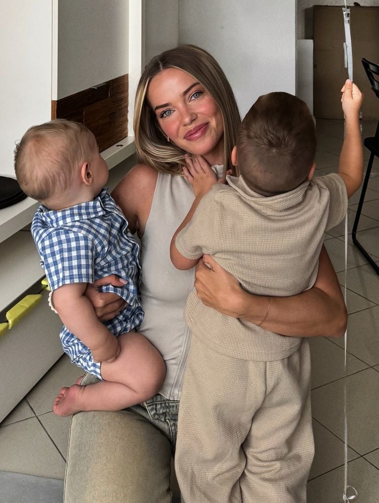Laura Maria Rypa und ihre Söhne Amelio und Leano