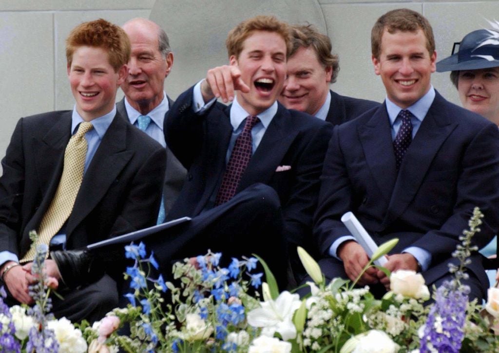 Prinz Harry, Prinz William und Peter Phillips bei der Parade zum Goldenen Thronjubiläum der Queen 2002