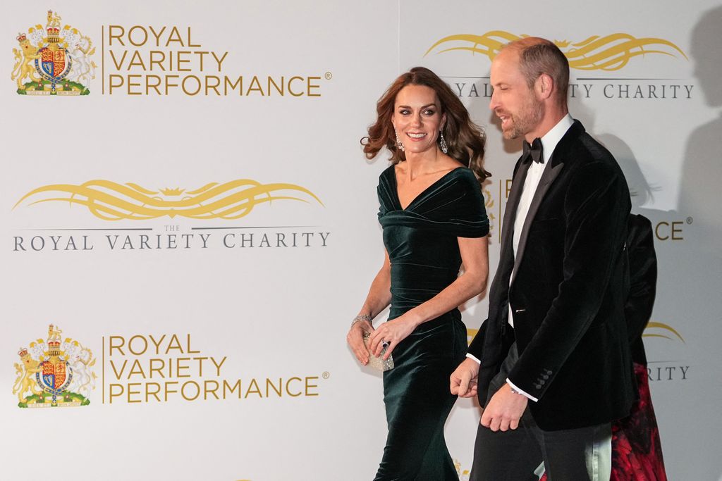 „Darum wirken Kates Haare immer makellos“ – Royal-Fans diskutieren jetzt über ihre berühmtesten Frisuren