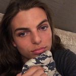 Thema Damian Hurley