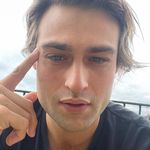 Thema Douglas Booth