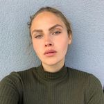 Thema Elena Carrière