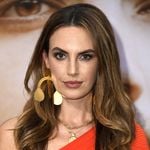Thema Elizabeth Chambers