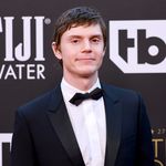 Thema Evan Peters