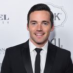 Thema Ian Harding