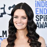 Thema Lydia Hearst