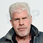 Thema Ron Perlman