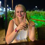 Thema Sarah-Jane Wollny