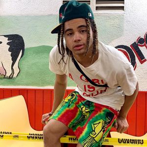 Gewusst? Rapper 24kGoldn war früher Model und Schauspieler