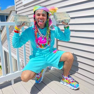 Hausarrest vorbei: 6ix9ine dreht neues Video in Freiheit