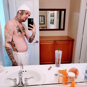 Bauchansatz: Aaron Carter freut sich über seine Extra-Kilos!