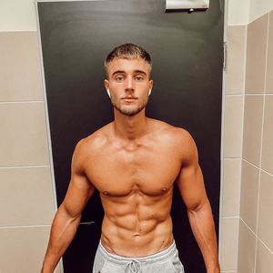 So war der Einzug von Wales Ex-Freund für Aaron Hundhausen