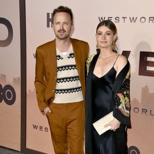 Riesiger Babybauch: So rund ist Aaron Pauls Frau schon!
