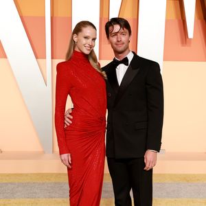 Abby Champion plaudert in Cannes Hochzeitsdetails aus