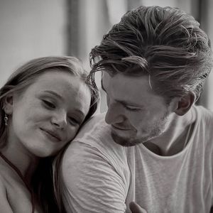 Schon ein Jahr: Abigail Cowen & Danny Griffin sind ein Paar!