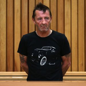 Schon wieder! AC/DC-Drummer wird festgenommen
