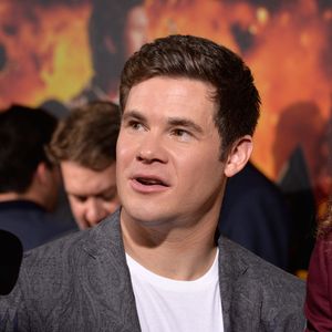 Adam DeVine verlor beim Masturbieren seinen kleinen Zeh