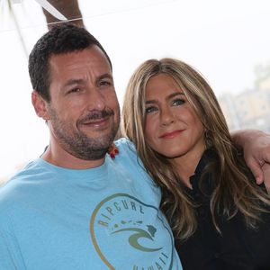 Muttertag: Adam Sandler und Frau ehren Jennifer Aniston