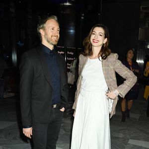 Anne Hathaway spricht über ihr zweites Date mit Mann Adam
