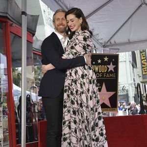 Aufgewühlt: So fiebert Anne Hathaway bei GoT mit!