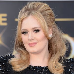 1. Live-Act bestätigt: Adele performt bei Brit Awards 2016