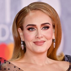 Adele räumt ab: Das sind die Gewinner der Brit Awards 2022!