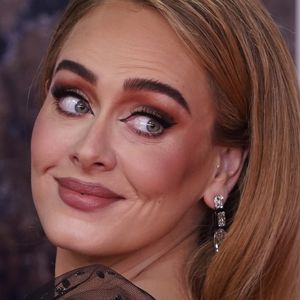 Erneute Andeutung auf Hochzeit: Adele nennt sich "Ehefrau"!