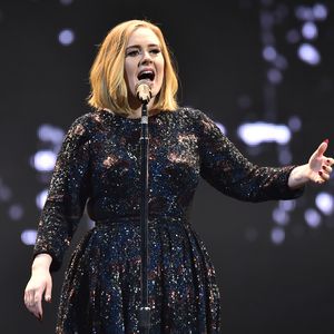 Megacomeback: Adele flasht Fans mit neuem Song "Easy On Me"