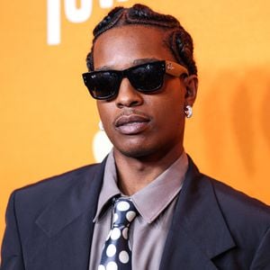 Was für ein Fashion-Statement: A$AP Rocky trägt Riris Anzug
