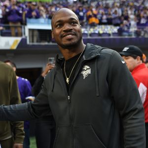 Gericht erlaubt Adrian Peterson Feiertagsreise trotz Skandal