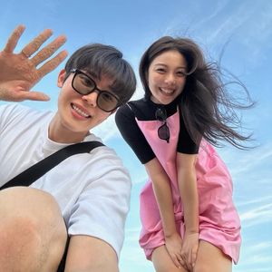 Ailee und ihr Verlobter strahlen bei Hochzeitsshooting