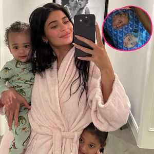 Kylie Jenners Tasche ist mit Gesichtern ihrer Kids bedruckt