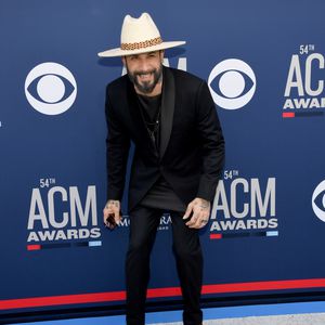 Sehr ausgefallen: BSB-AJ McLean zeigt die Eheringe