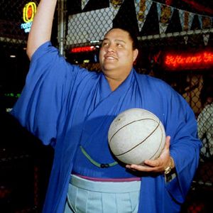 Sumo-Legende Akebono ist im Alter von 54 Jahren verstorben!