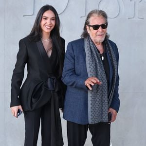 Al Pacino (86) besucht mit Freundin Noor (32) Fashionshow