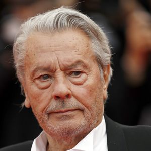 Seine Krankenpflegerin soll Alain Delon hungern lassen haben