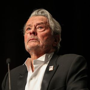 Hirnblutung! So geht es dem Film-Star Alain Delon momentan
