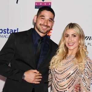 Bühnenkuss bei DWTS Con: Alan Bersten & Emma Slater turteln