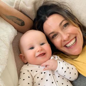 Alanis Morissette stillt ihren Sohn Winter auf Magazin-Cover