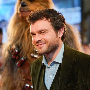 Han Solo-Langfinger: Das klaute Alden Ehrenreich vom Set!