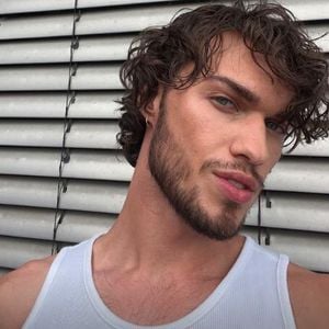 Bart und Dauerwelle: GNTM-Aldin im Finale total verändert