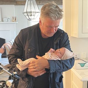 Erstes Vater-Tochter-Foto: Alec Baldwin kuschelt mit Lucia